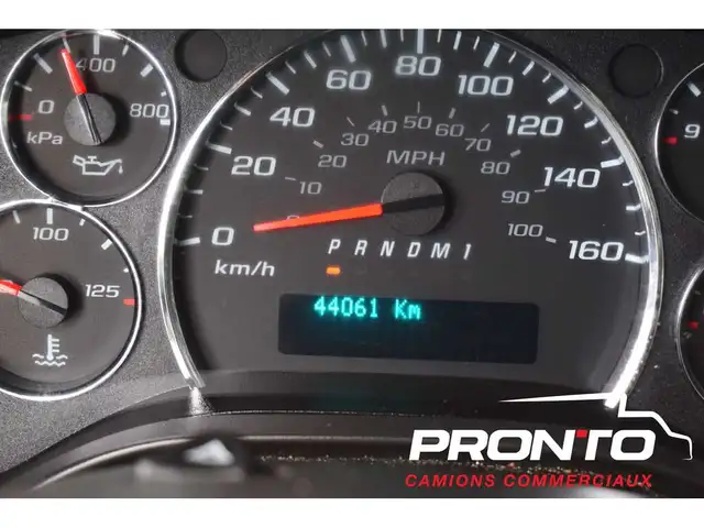 2025 Chevrolet Express Commercial Cutaway 3500  Cube 14 pieds - Photo 25