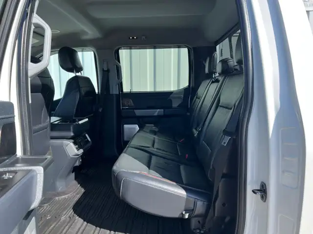 2021 Ford F-150 Lariat Crew Cab 4.6L V8 - Photo 16