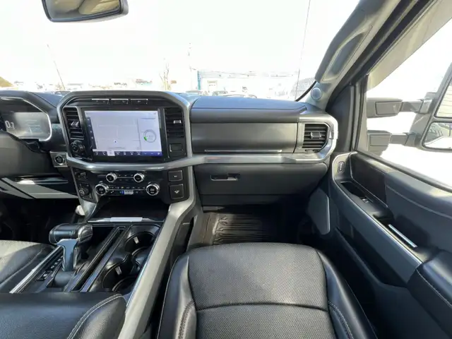 2021 Ford F-150 Lariat Crew Cab 4.6L V8 - Photo 17