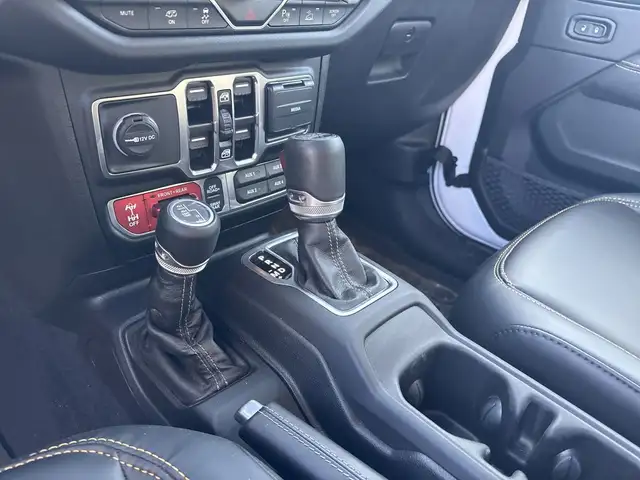 2024 Jeep Wrangler - Photo 3