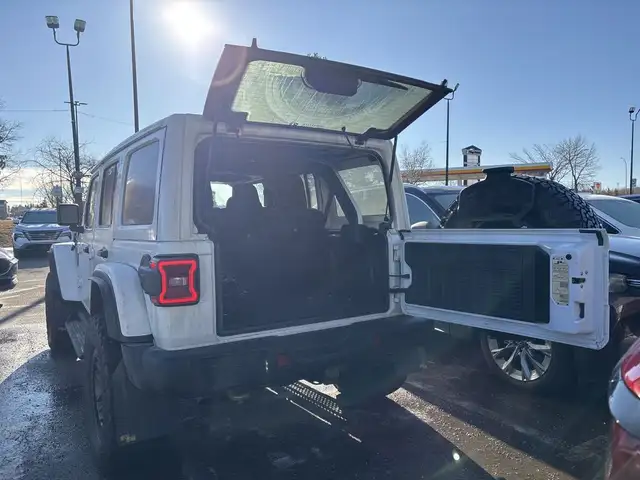 2024 Jeep Wrangler - Photo 10