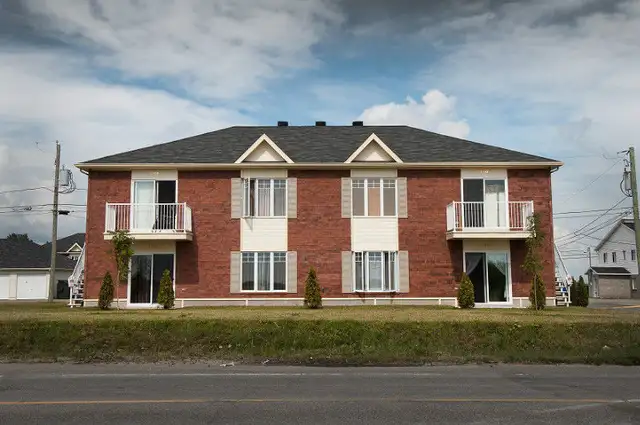 Boulevard Mauricien 5 1/2 disponible 1 Juillet 2026 - Photo 2