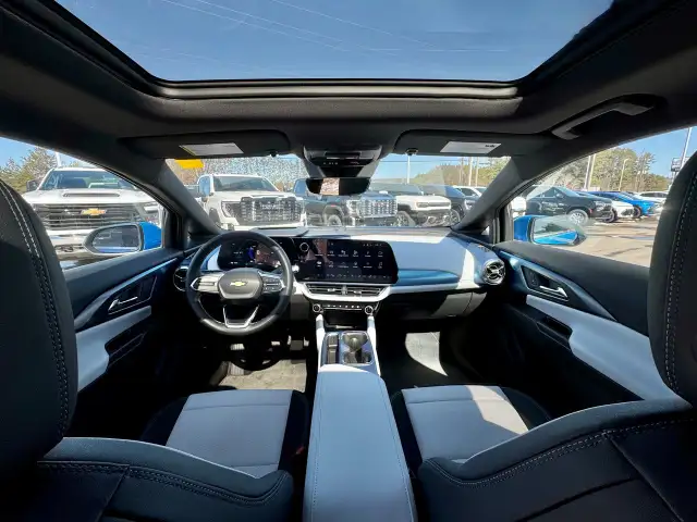 2025 Chevrolet Equinox EV - Photo 12