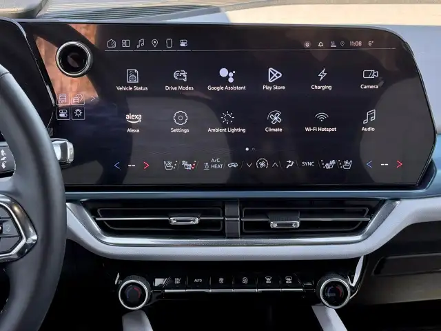 2025 Chevrolet Equinox EV - Photo 17