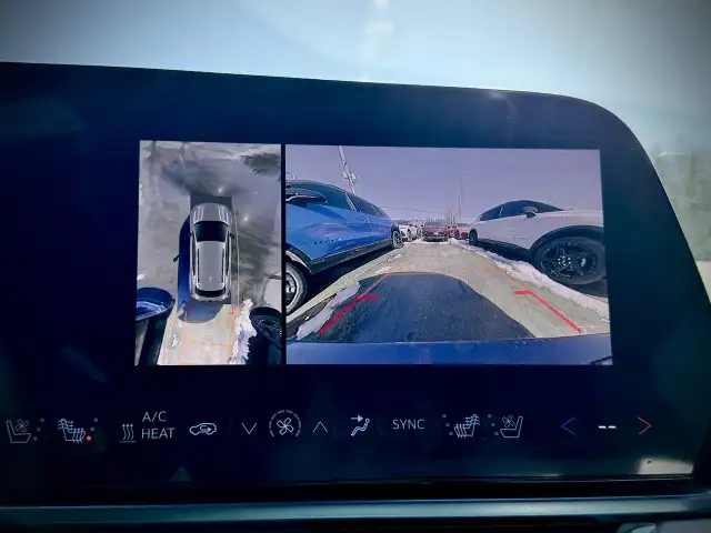 2025 Chevrolet Equinox EV - Photo 18