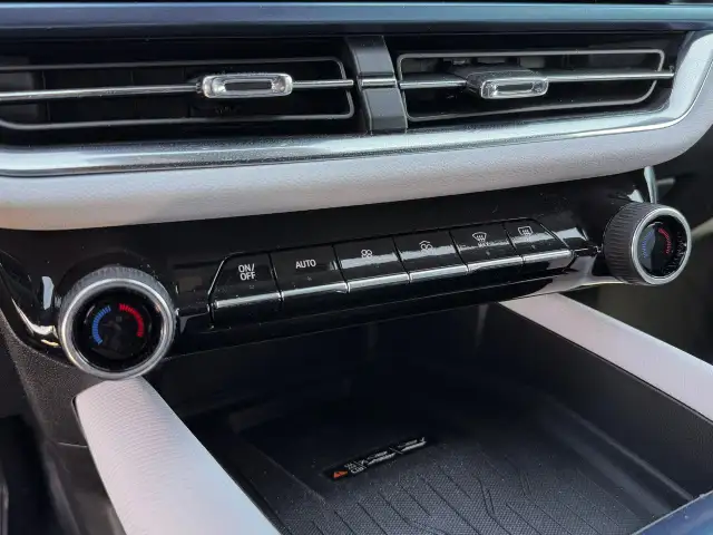 2025 Chevrolet Equinox EV - Photo 19