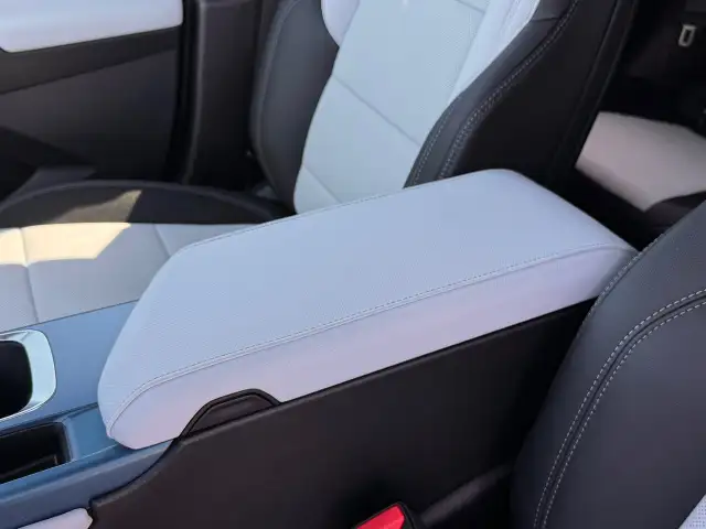 2025 Chevrolet Equinox EV - Photo 24