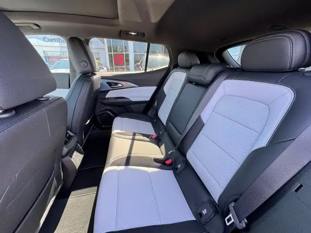 2025 Chevrolet Equinox EV - Photo 27