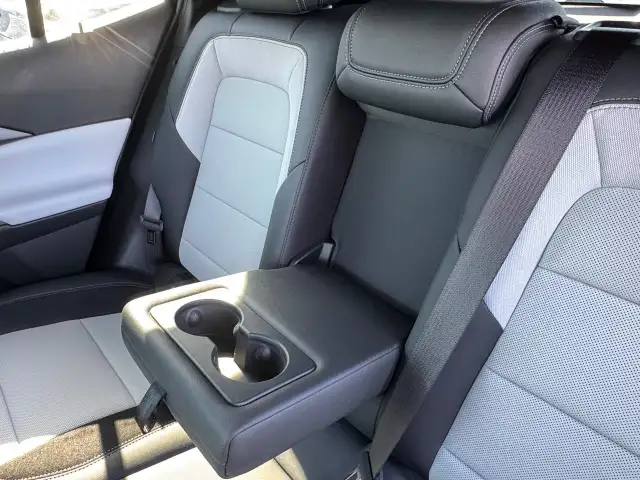 2025 Chevrolet Equinox EV - Photo 28