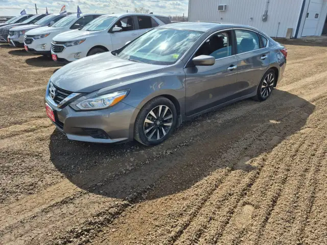 2018 Nissan Altima - Photo 16