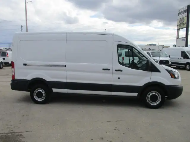 2017 Ford Transit Cargo Van T-250 148' Med Rf 9000 GVWR Sliding - Photo 4