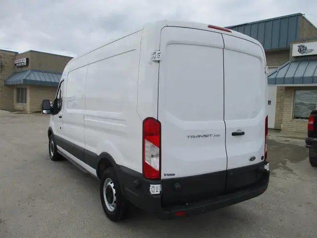 2017 Ford Transit Cargo Van T-250 148' Med Rf 9000 GVWR Sliding - Photo 6