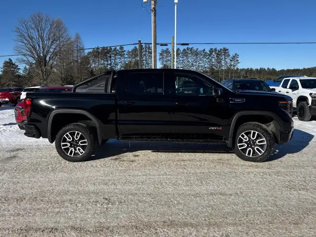 2026 GMC Sierra 1500 - Photo 4