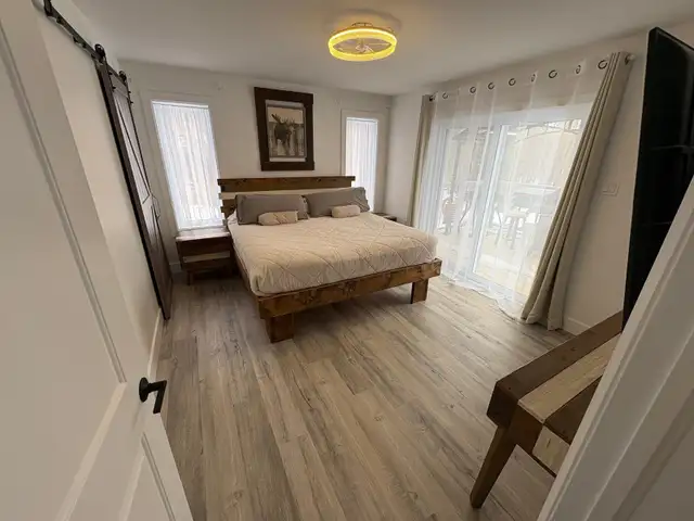 Immaculate Custom built 1-owner Home - Photo 4