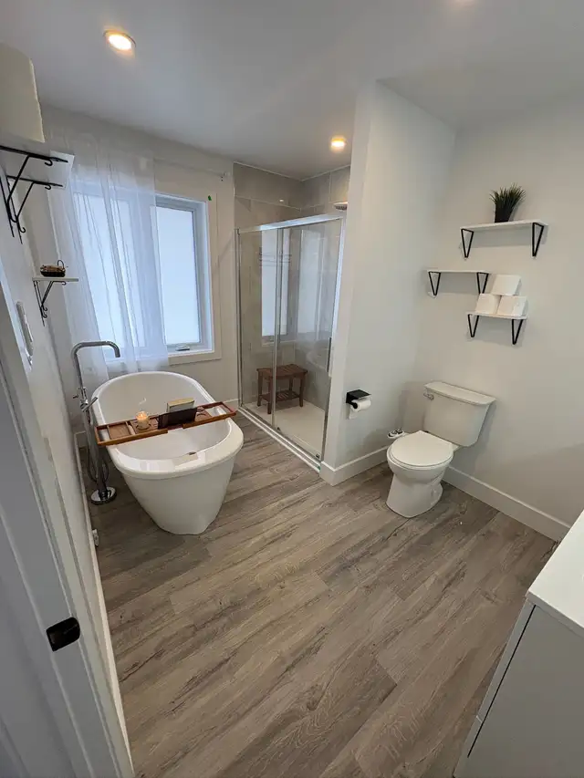 Immaculate Custom built 1-owner Home - Photo 5