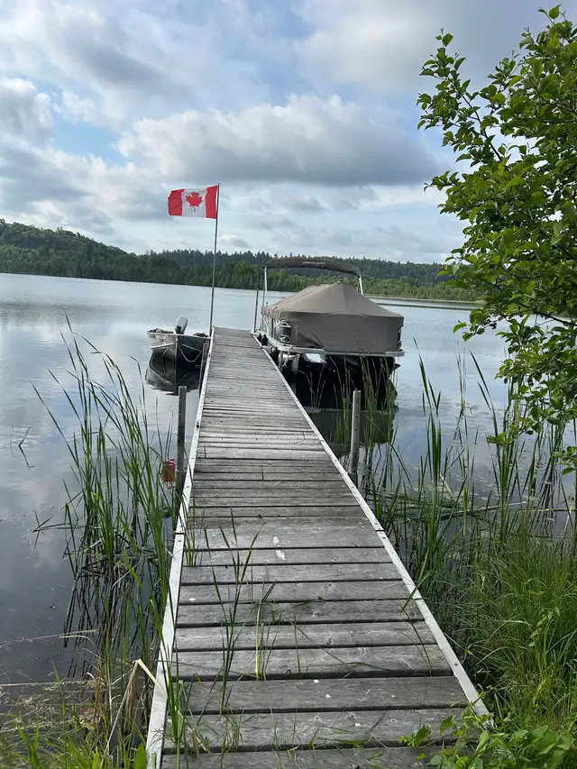 Immaculate Custom built 1-owner Home - Photo 10