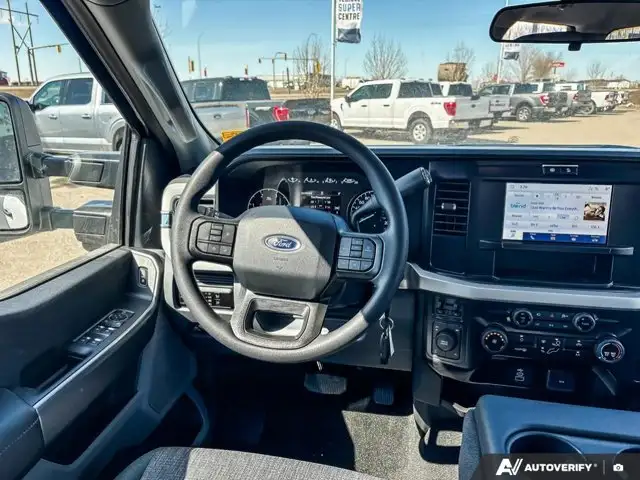 2026 Ford Super Duty F-350 SRW XLT - Photo 9