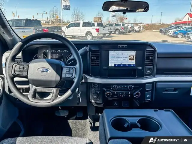 2026 Ford Super Duty F-350 SRW XLT - Photo 10