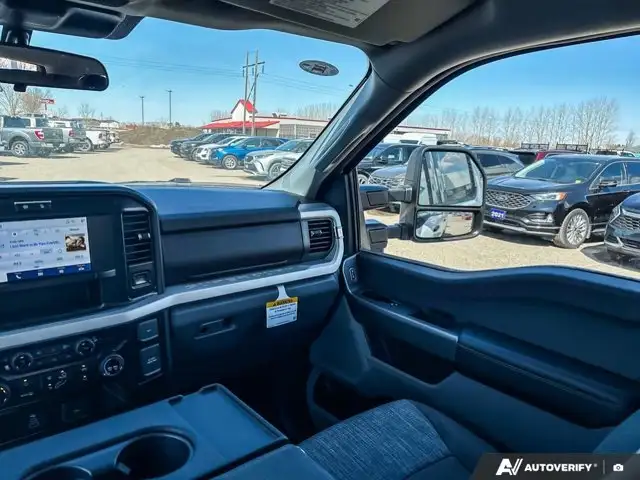 2026 Ford Super Duty F-350 SRW XLT - Photo 11