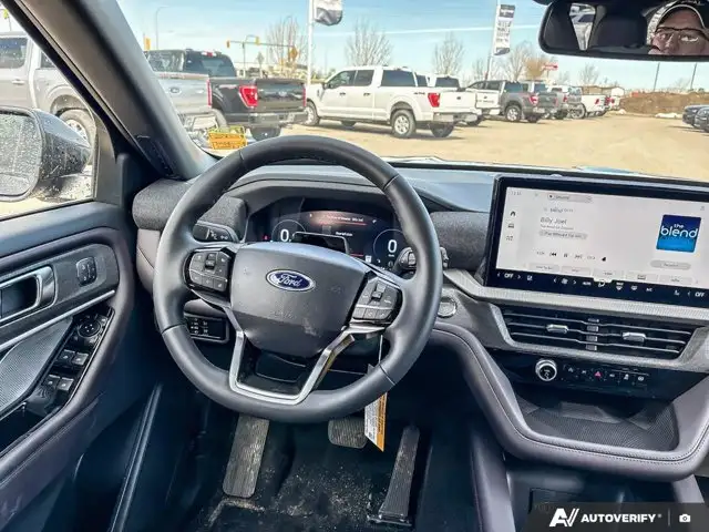 2026 Ford Explorer Platinum - Photo 9