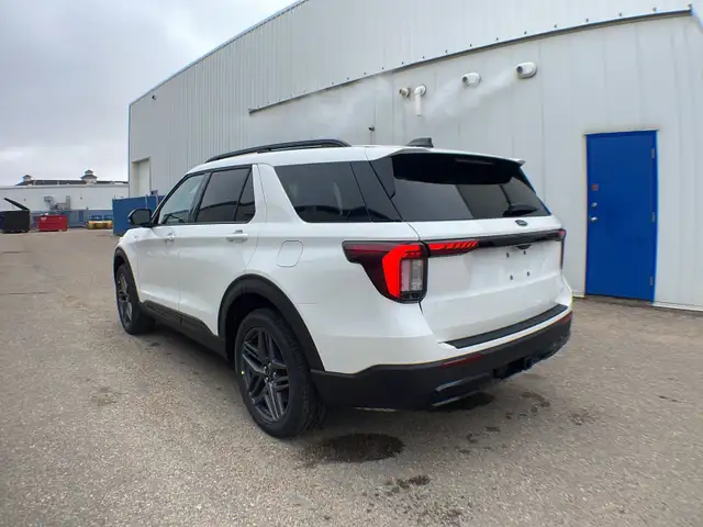 2026 Ford Explorer ST-Line 4WD 300A - Photo 3