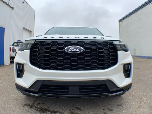 2026 Ford Explorer ST-Line 4WD 300A - Photo 14