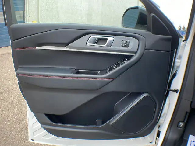 2026 Ford Explorer ST-Line 4WD 300A - Photo 18