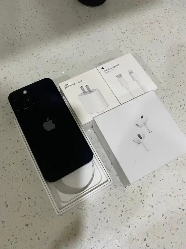 iPhone 14 256gb Airpods/Adapter/Delivery