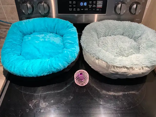 Litière à tiroir et deux portes   pelle   jouets   coussins - Photo 3