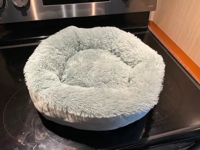 Litière à tiroir et deux portes   pelle   jouets   coussins - Photo 6