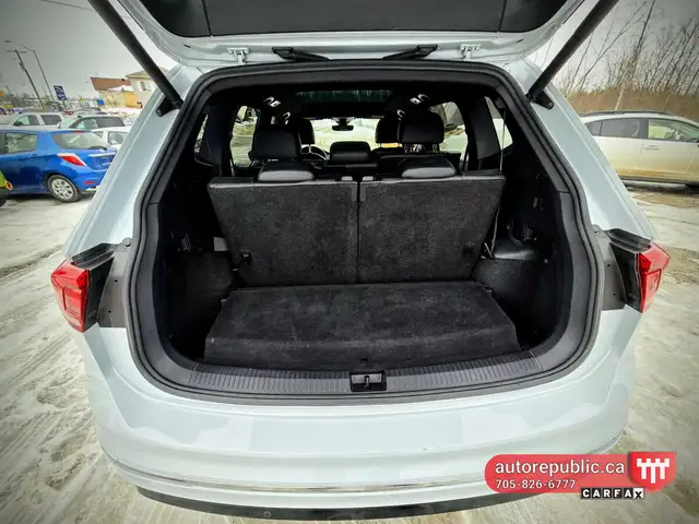 2018 Volkswagen Tiguan Highline R-Line RARE 7 SEATER Certified N - Photo 10