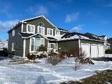 Beautiful Family Home in King William Estates!