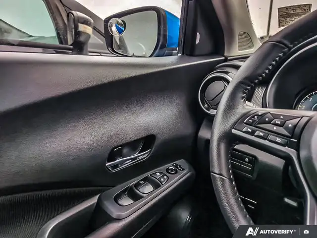 2025 Nissan Kicks Play SV | One Owner | Remote Start - Photo 18