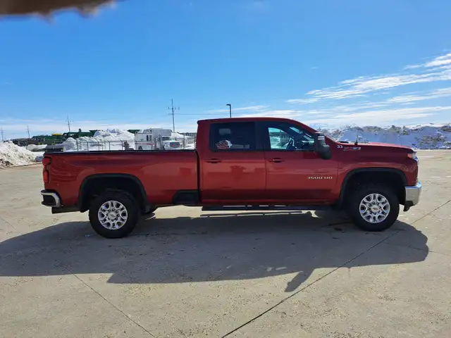 2021 Chevrolet Silverado 3500HD - Photo 6