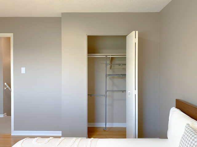 Bedroom for Rent | Furnished | Near Algonquin College - Photo 4