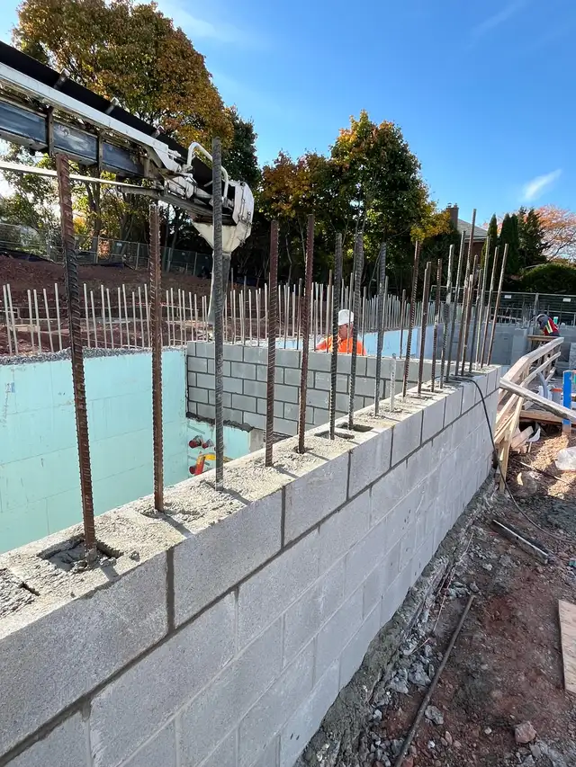 Experienced Bricklayer - Photo 2