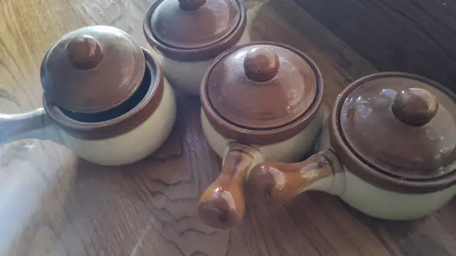 Vintage soup bowl set with lids