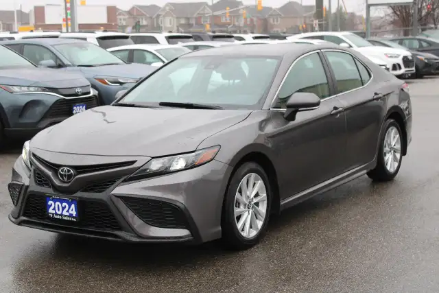 2024 Toyota Camry SE Auto - Photo 3