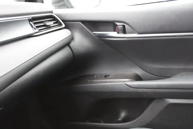 2024 Toyota Camry SE Auto - Photo 12