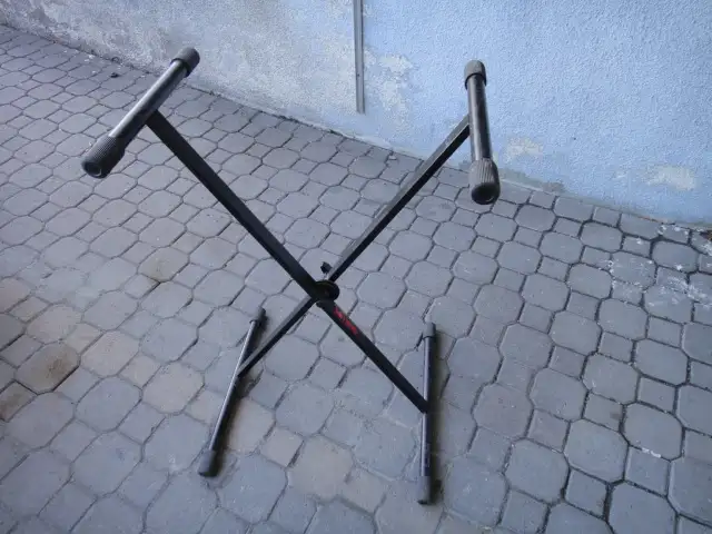 support pour Pianos ou claviers - Photo 3