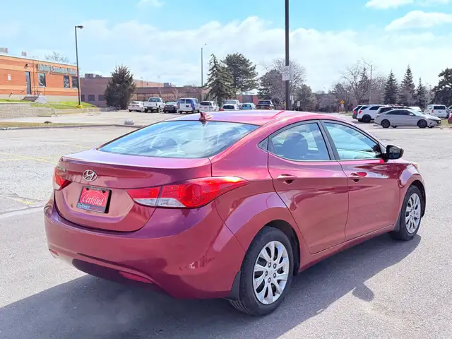 2012 Hyundai Elantra 4dr Sedan - Photo 5