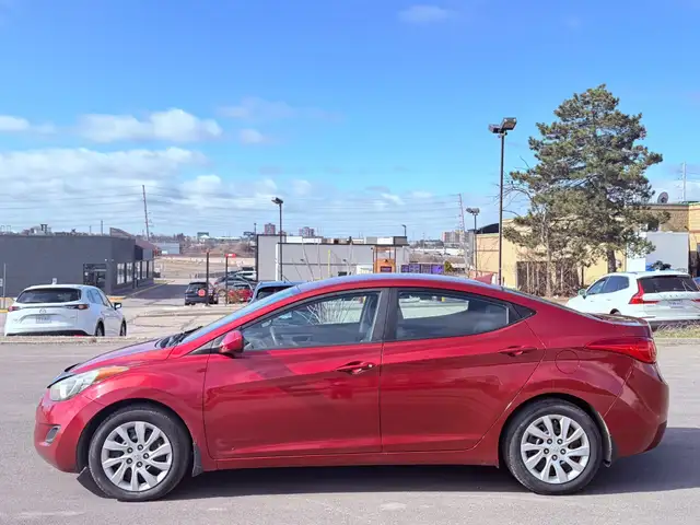 2012 Hyundai Elantra 4dr Sedan - Photo 6
