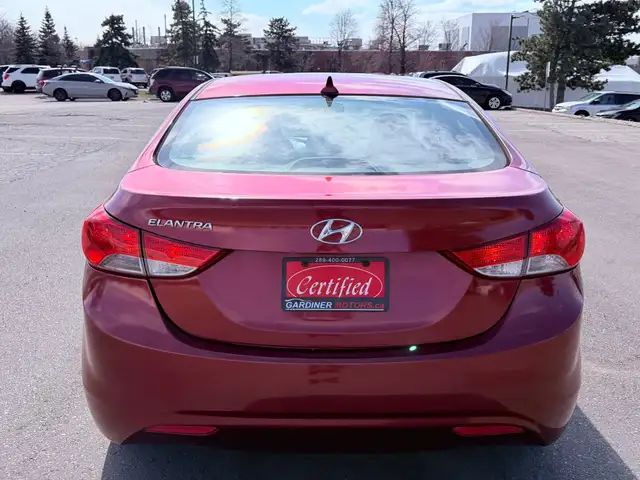 2012 Hyundai Elantra 4dr Sedan - Photo 8