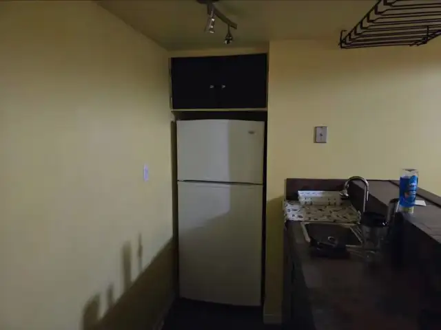 Private Room for Rent Across Niagara College - Welland Campus - Photo 7