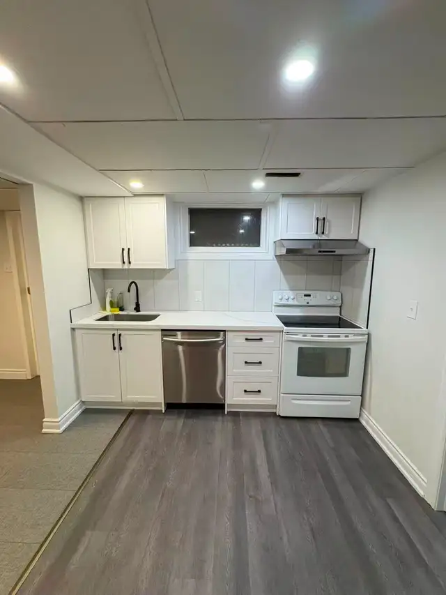 大统华附近房间出租及basement 整个套间出租