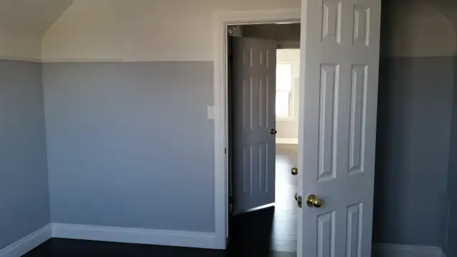 Nice Bedroom Near Mohawk College_Female only AC Included - Photo 5