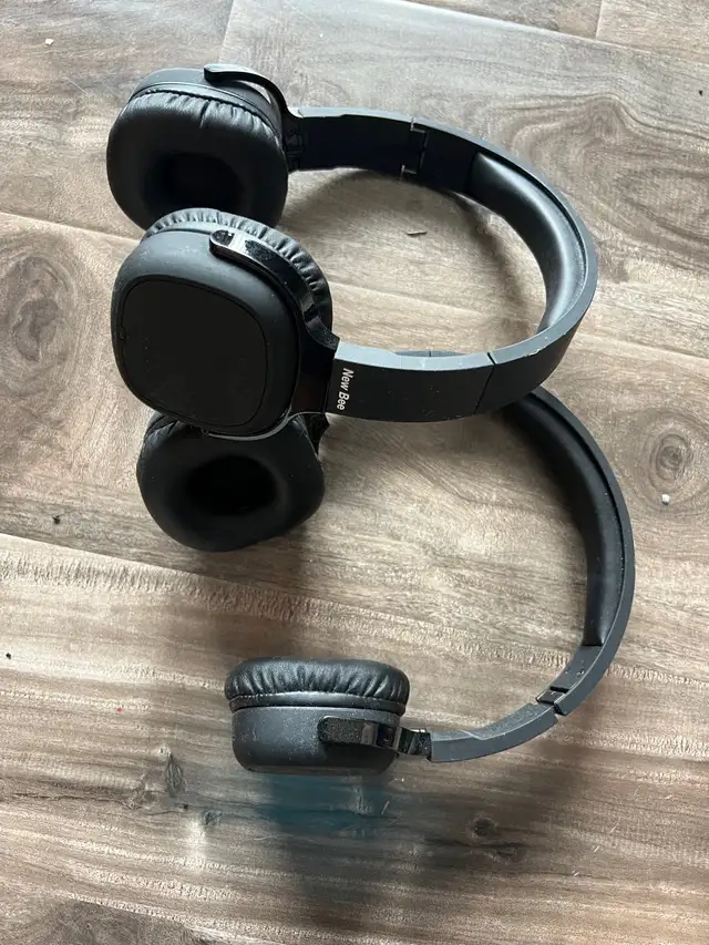 New Bee noise cancelling headphones