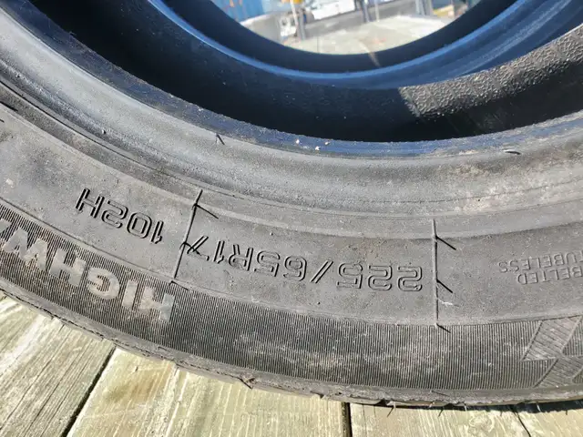 P225 65 R17 SUMMER TIRES TWO $100.00 - Photo 3