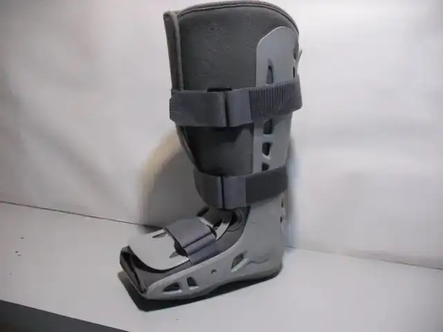 Adult size Air Cast Walking Boot - Photo 8