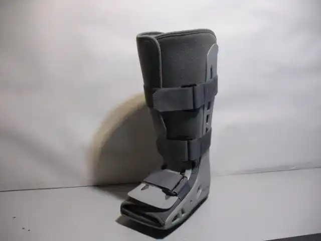Adult size Air Cast Walking Boot - Photo 9